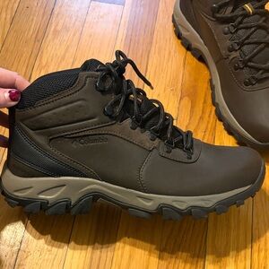 ⭐️NWOT⭐️Columbia Men's Dark Brown Outdoor Boots